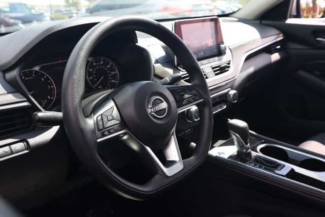 2023 Nissan Altima 2.5 SV photo 13