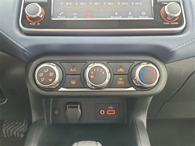 2025 Nissan Versa 1.6 SV photo 24
