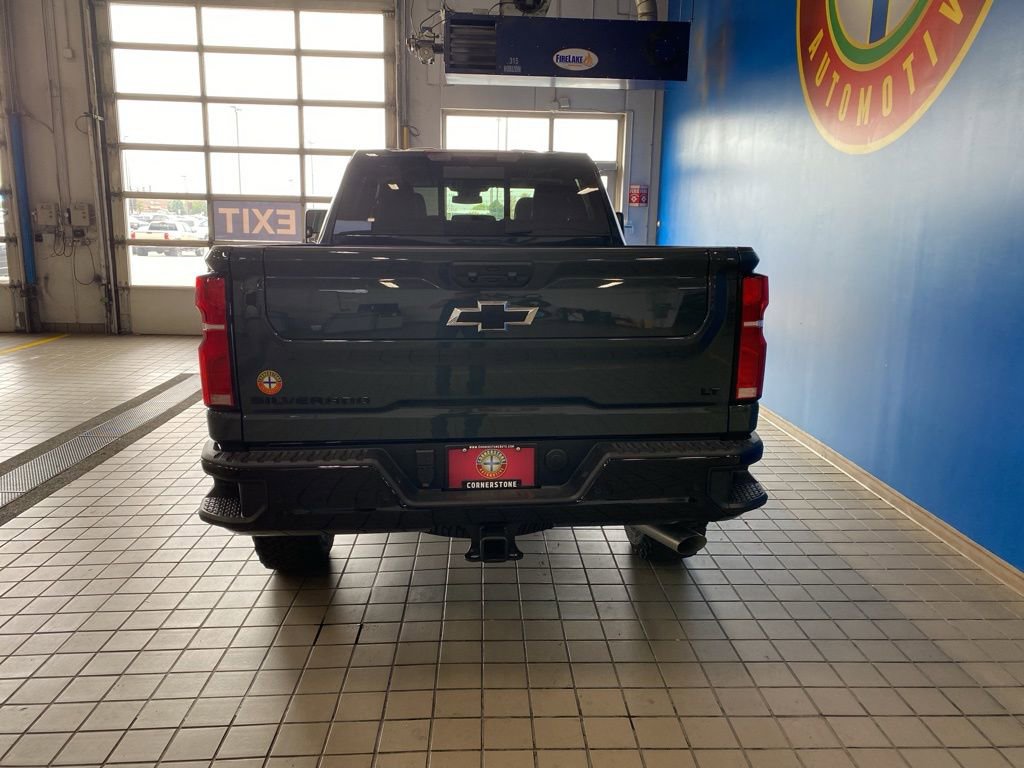 2025 Chevrolet Silverado 3500HD LT photo 18