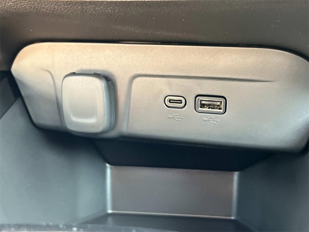 2025 Chevrolet Trax LT photo 18
