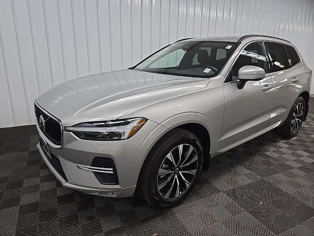 2023 Volvo XC60 B5 Core photo 8