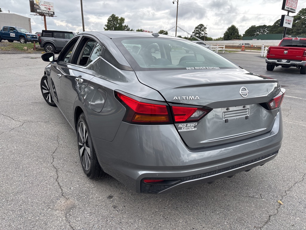 2022 Nissan Altima 2.5 SV photo 3