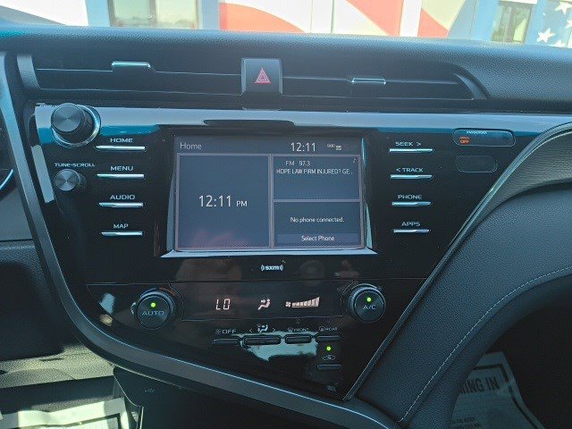 2020 Toyota Camry SE photo 21