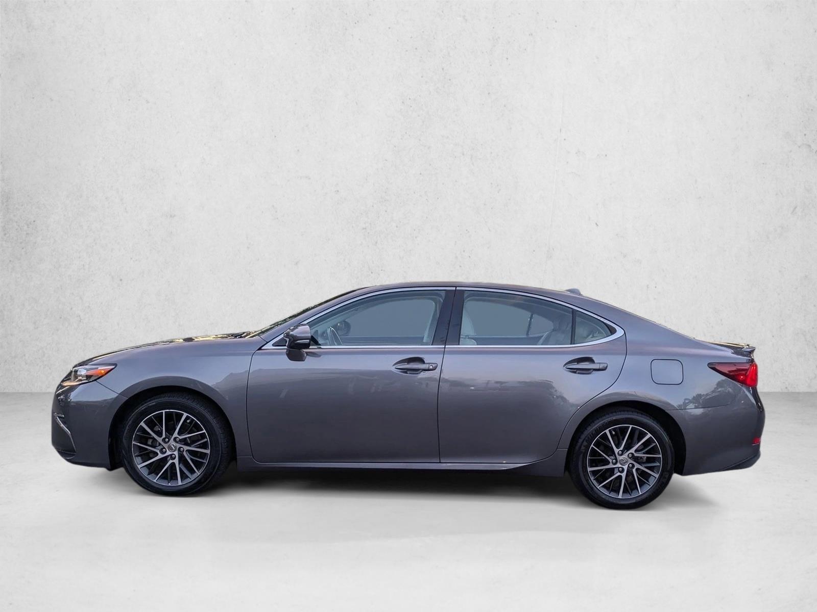 2017 Lexus ES 350 photo 9