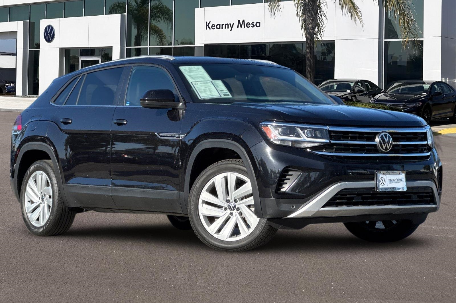 2022 Volkswagen Atlas Cross Sport V6 SE Technology photo 2