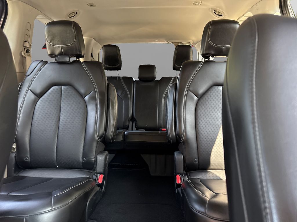 2020 Chrysler Voyager LXi photo 16