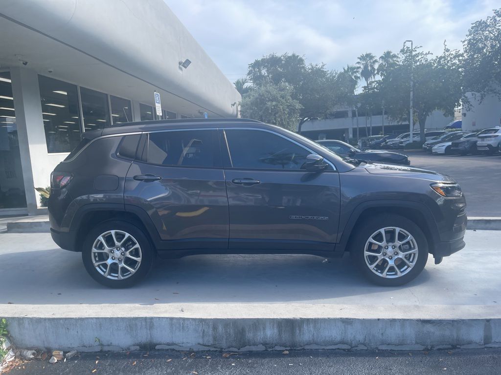 2024 Jeep Compass Latitude Lux Altitude photo 3