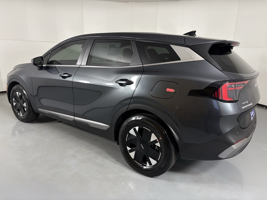 2026 Kia Sportage Hybrid LX photo 2