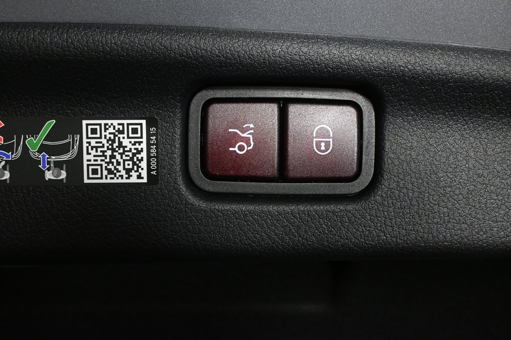 2025 Mercedes Benz C 300 photo 28