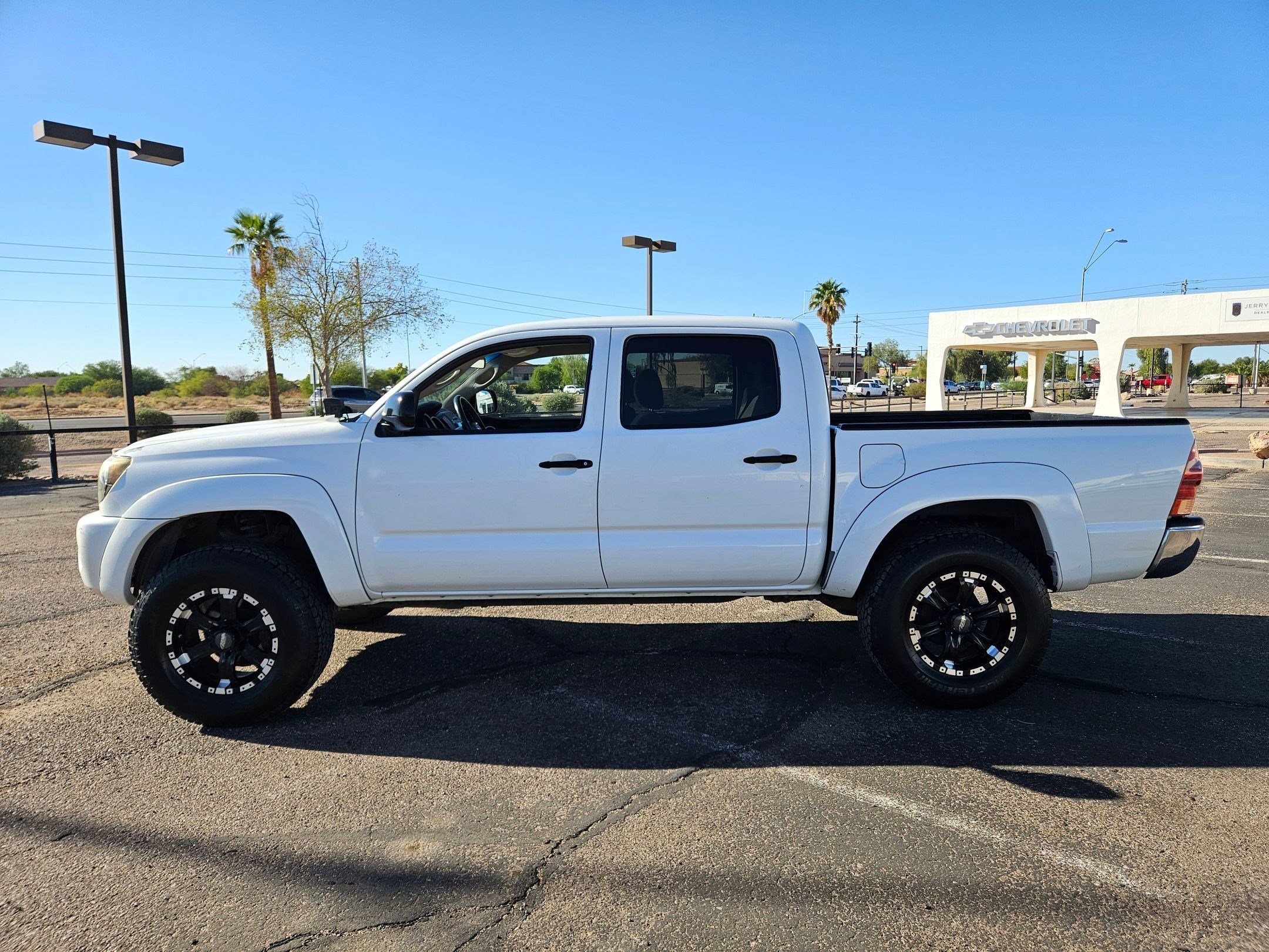 2007 Toyota Tacoma PreRunner photo 2
