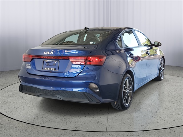 2023 Kia Forte LXS photo 3
