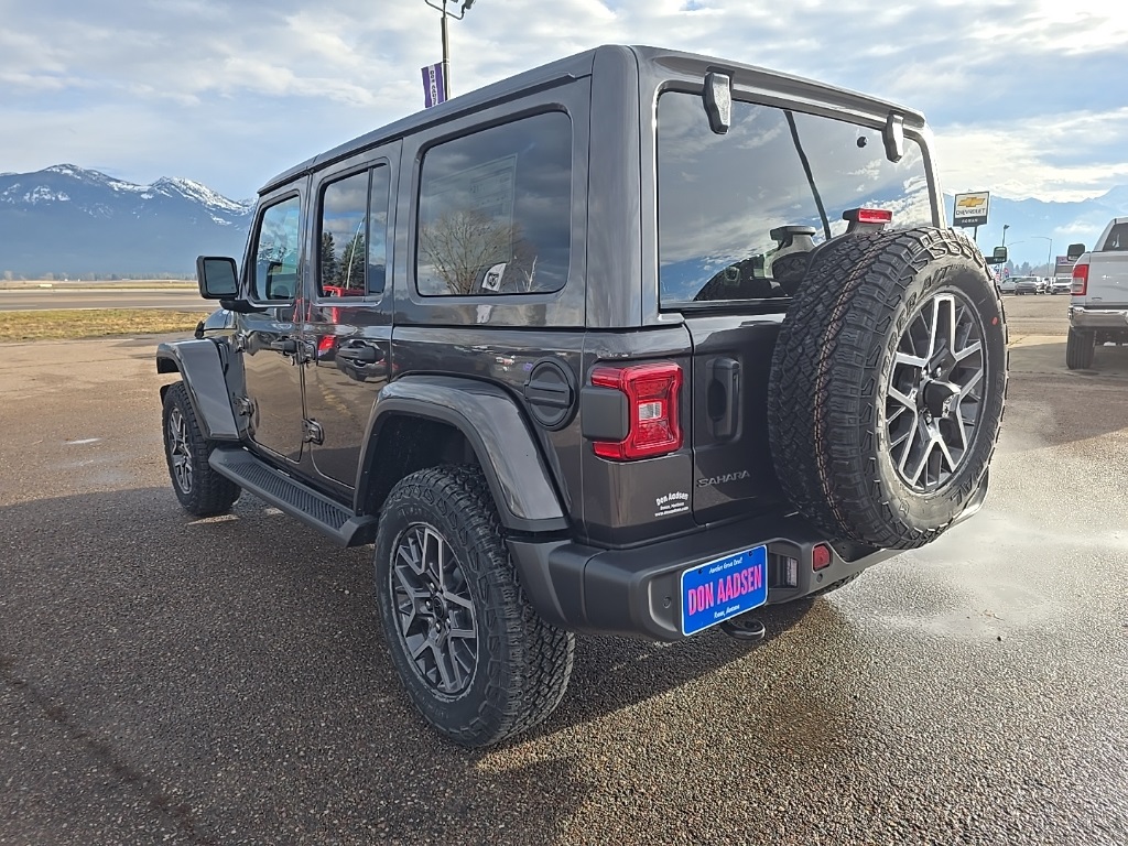 2025 Jeep Wrangler Sahara photo 5