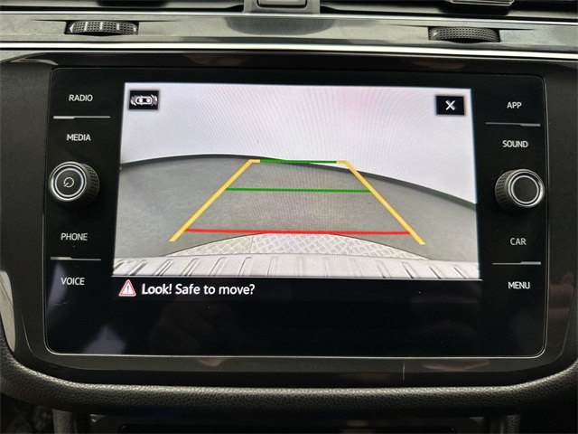 2022 Volkswagen Tiguan SE photo 9