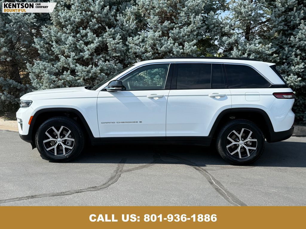 2024 Jeep Grand Cherokee Limited photo 3