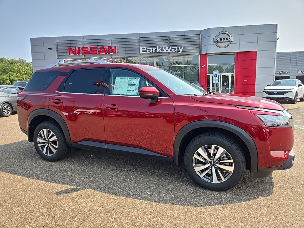 2025 Nissan Pathfinder SL's photo