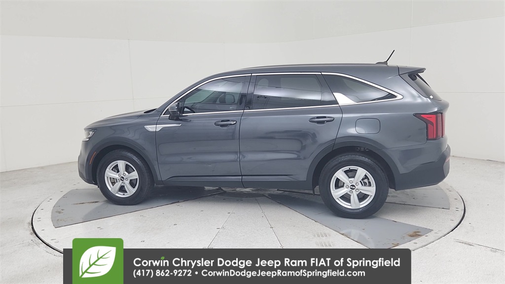 2021 Kia Sorento LX photo 9