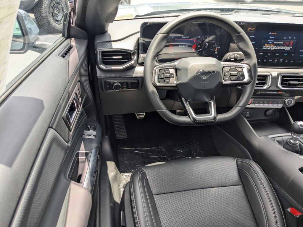 2025 Ford Mustang GT Premium photo 17