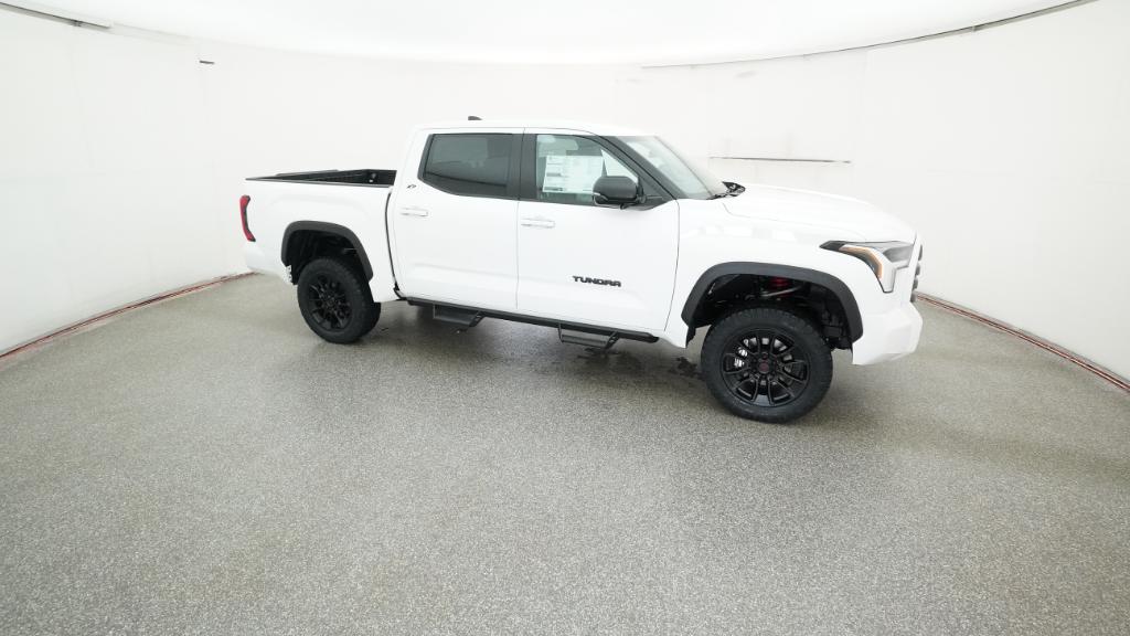 2025 Toyota Tundra SR5 CrewMax photo 22