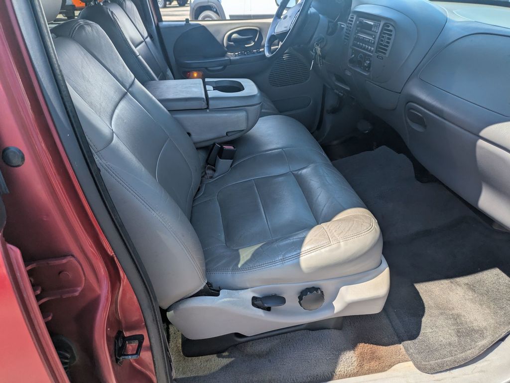 2002 Ford F-150 XLT photo 22