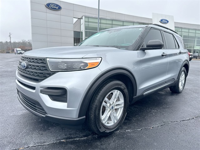 2023 Ford Explorer XLT's photo