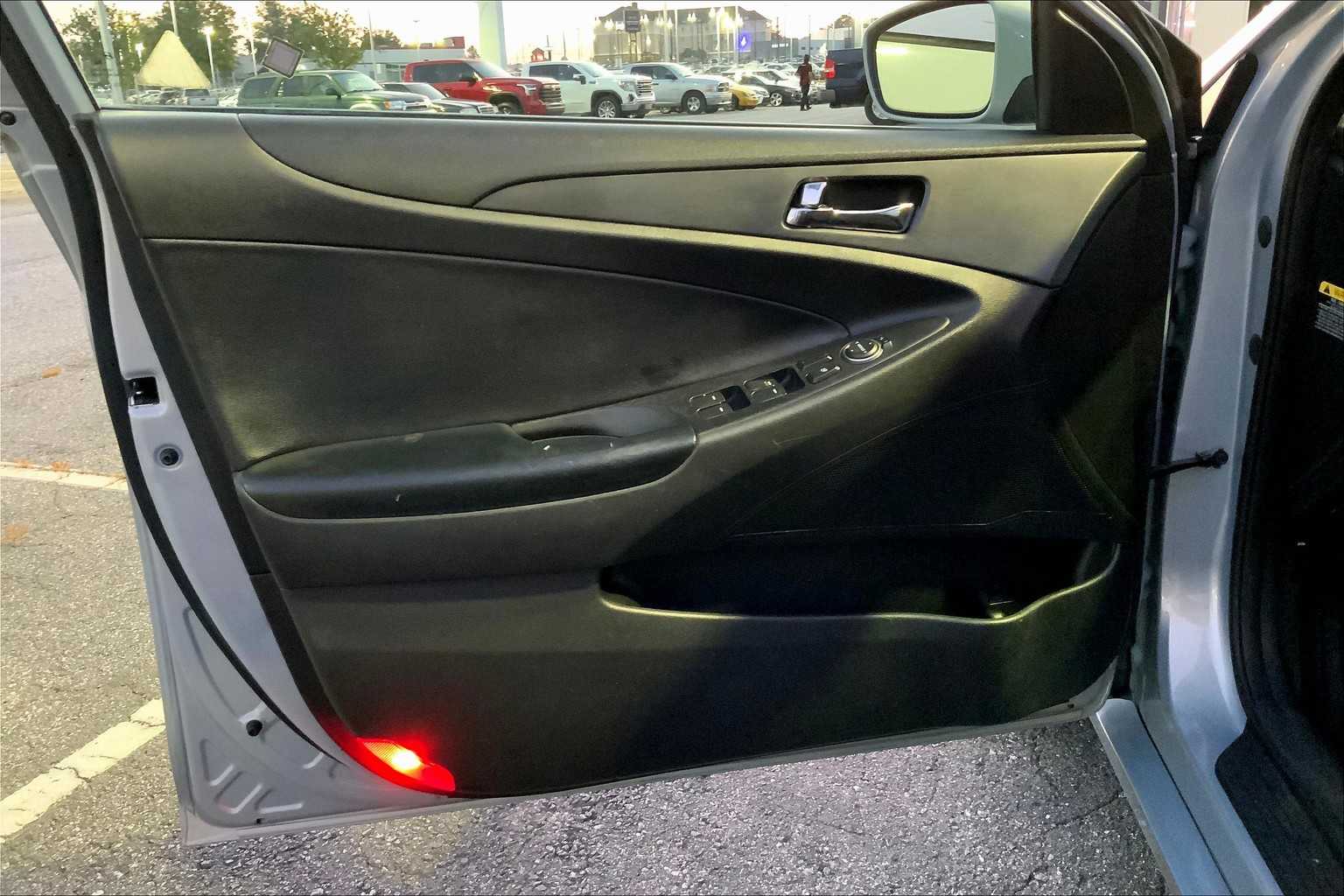2012 Hyundai Sonata SE photo 20