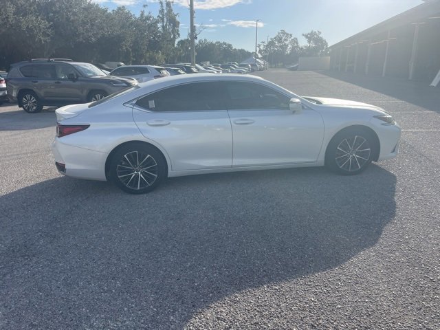 2023 Lexus ES 300h photo 6