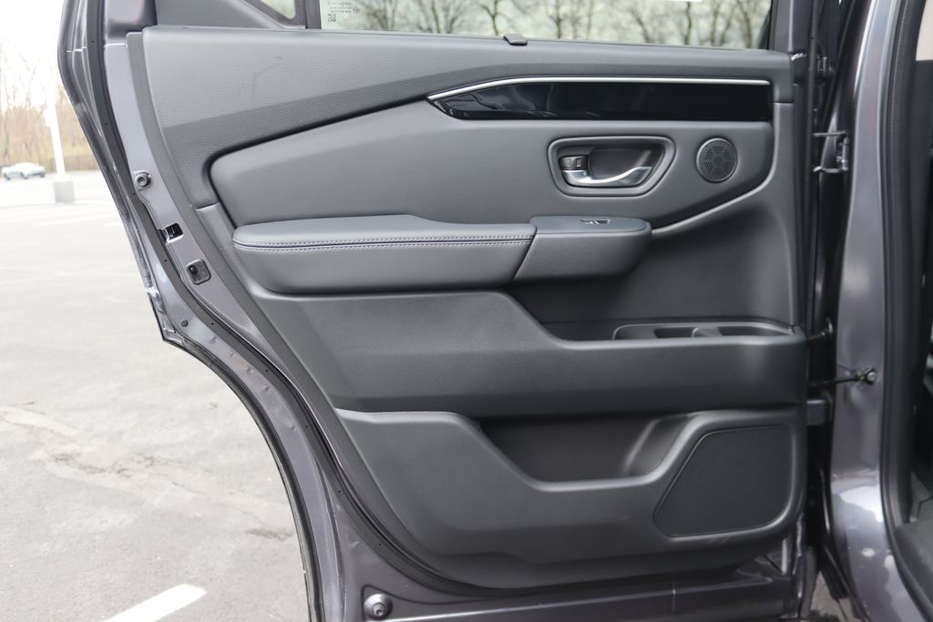 2025 Honda Pilot Touring photo 10