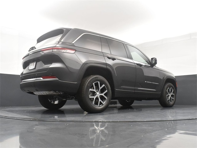 2025 Jeep Grand Cherokee Limited photo 24