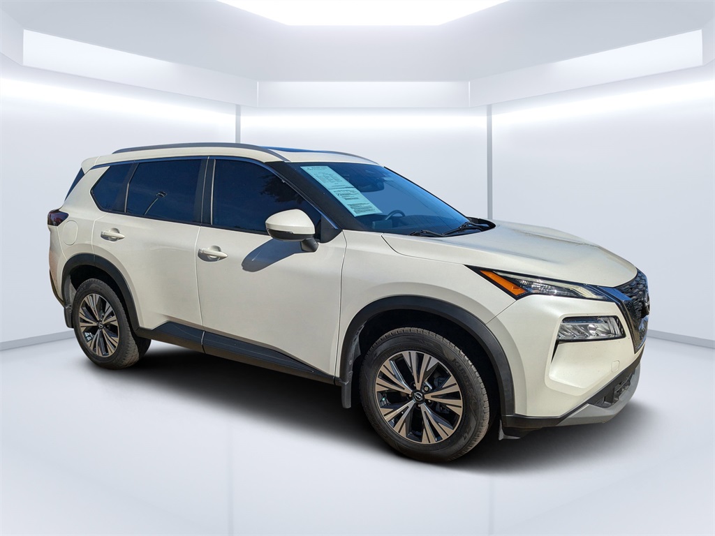 2022 Nissan Rogue SV's photo