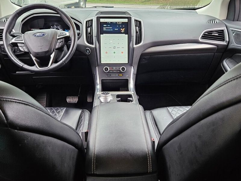 2023 Ford Edge Titanium photo 7