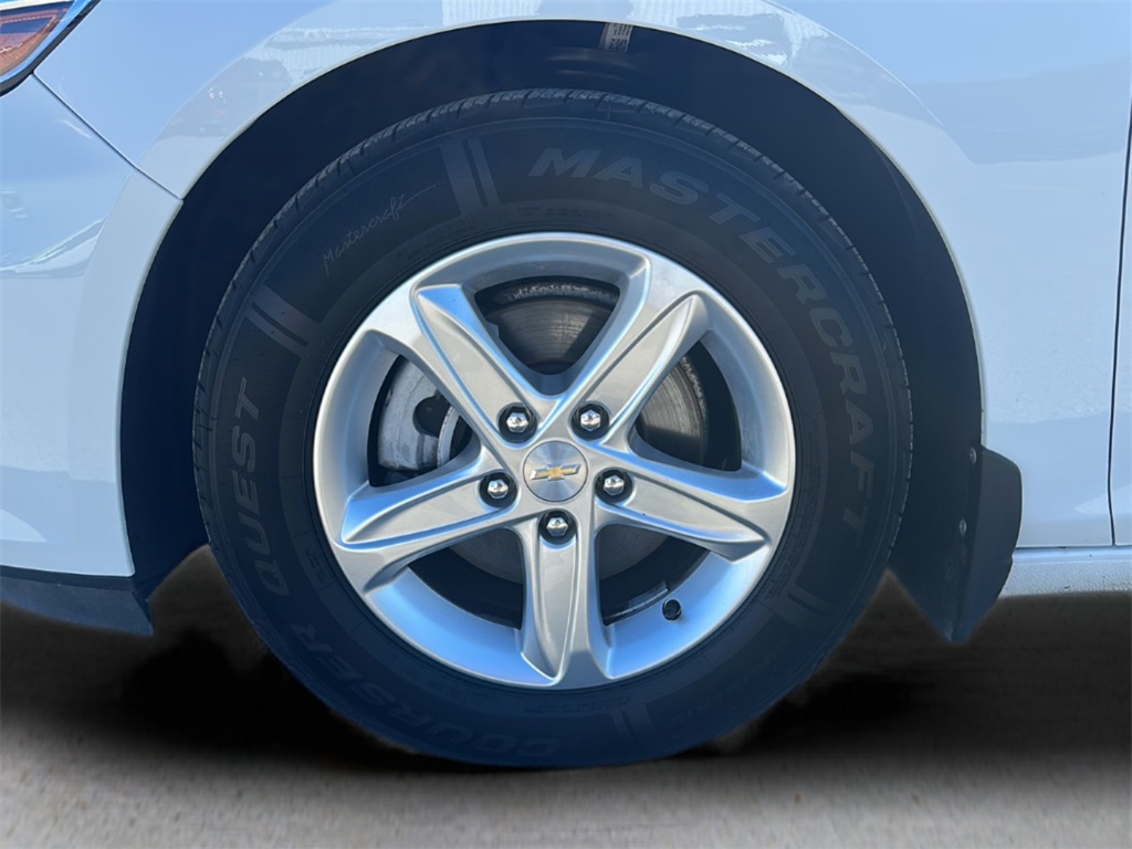 2022 Chevrolet Malibu LS photo 16