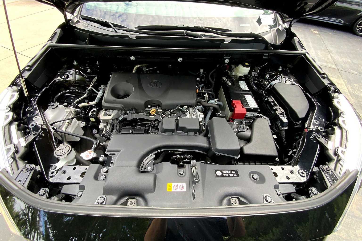 2024 Toyota RAV4 XLE photo 28