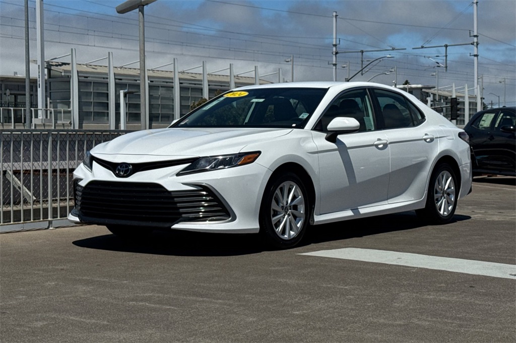 2024 Toyota Camry LE photo 8