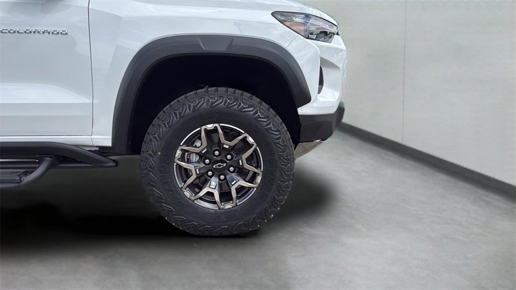 2025 Chevrolet Colorado ZR2 photo 13