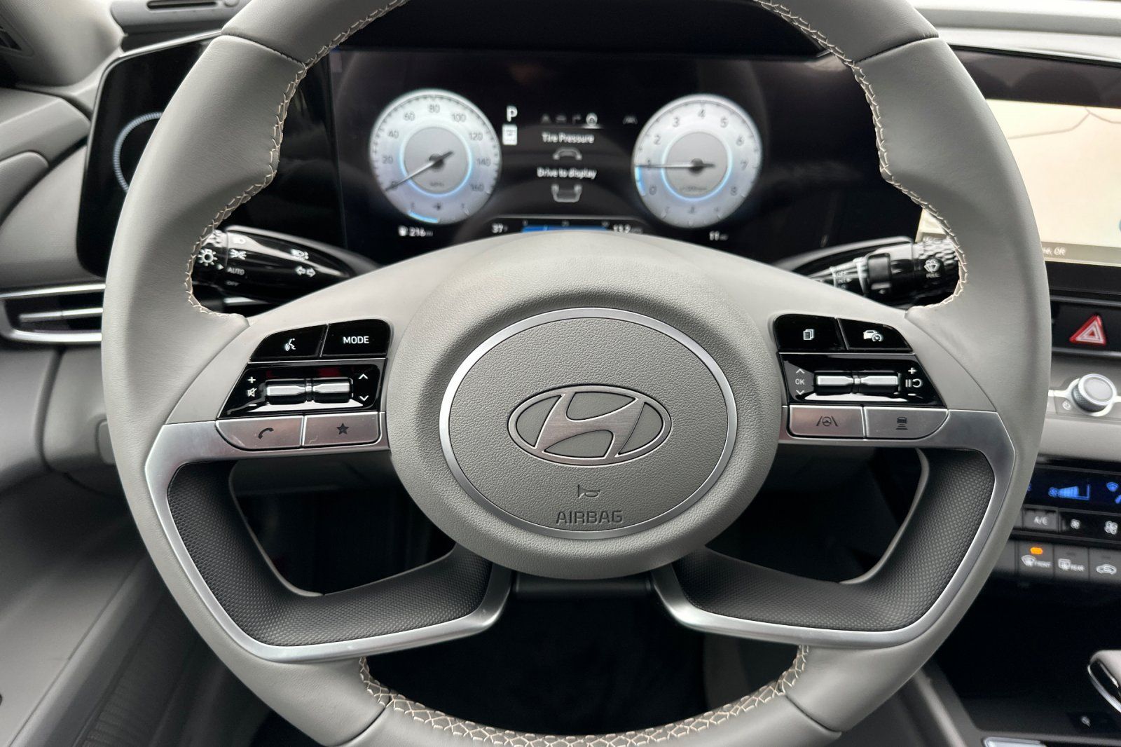 2025 Hyundai Elantra SEL Convenience photo 22