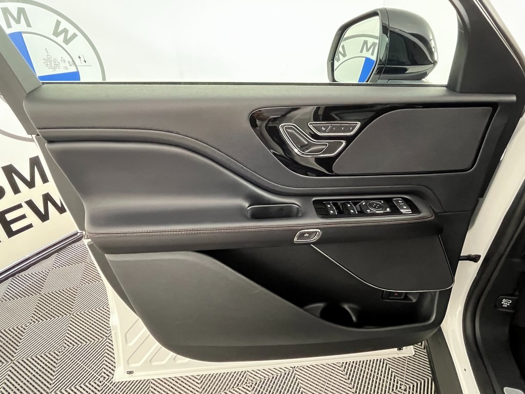 2023 Lincoln Aviator Standard photo 27
