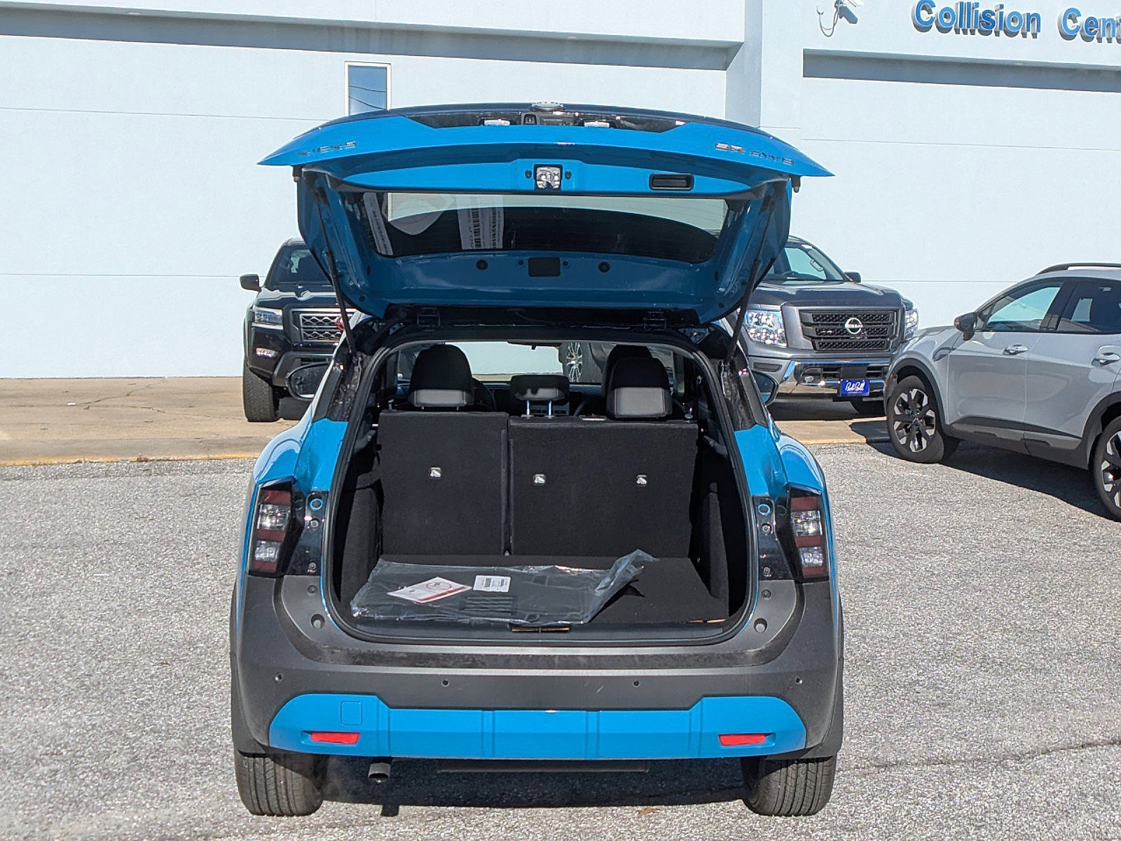 2025 Nissan Kicks SR photo 23