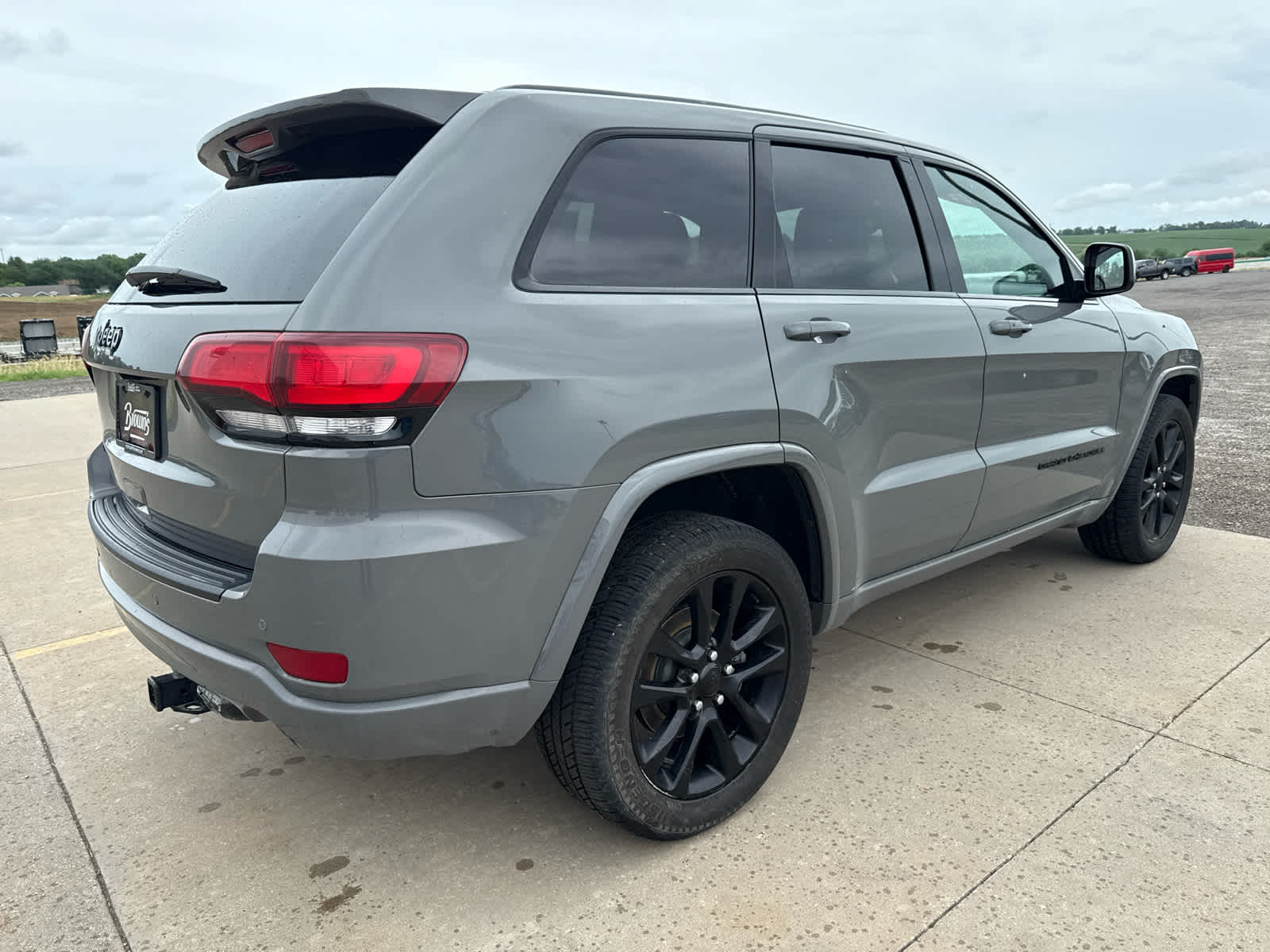 2021 Jeep Grand Cherokee Laredo X photo 3