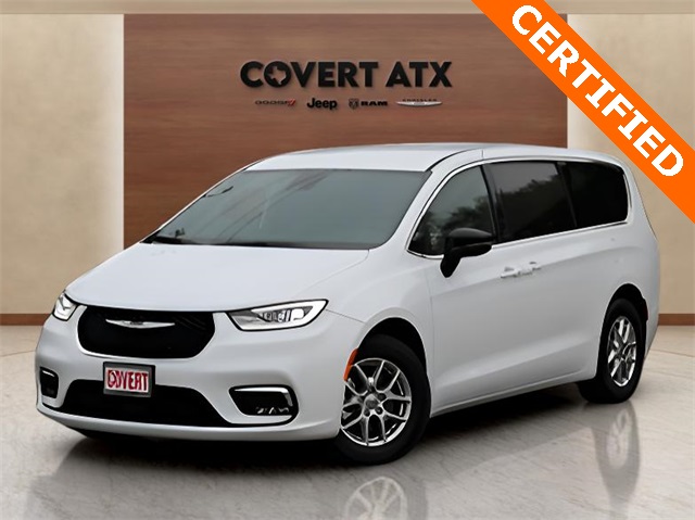 2025 Chrysler Pacifica Select's photo