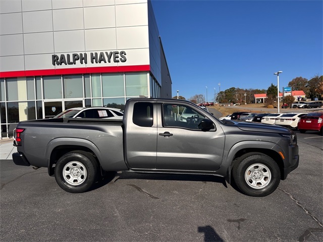 2022 Nissan Frontier S photo 2