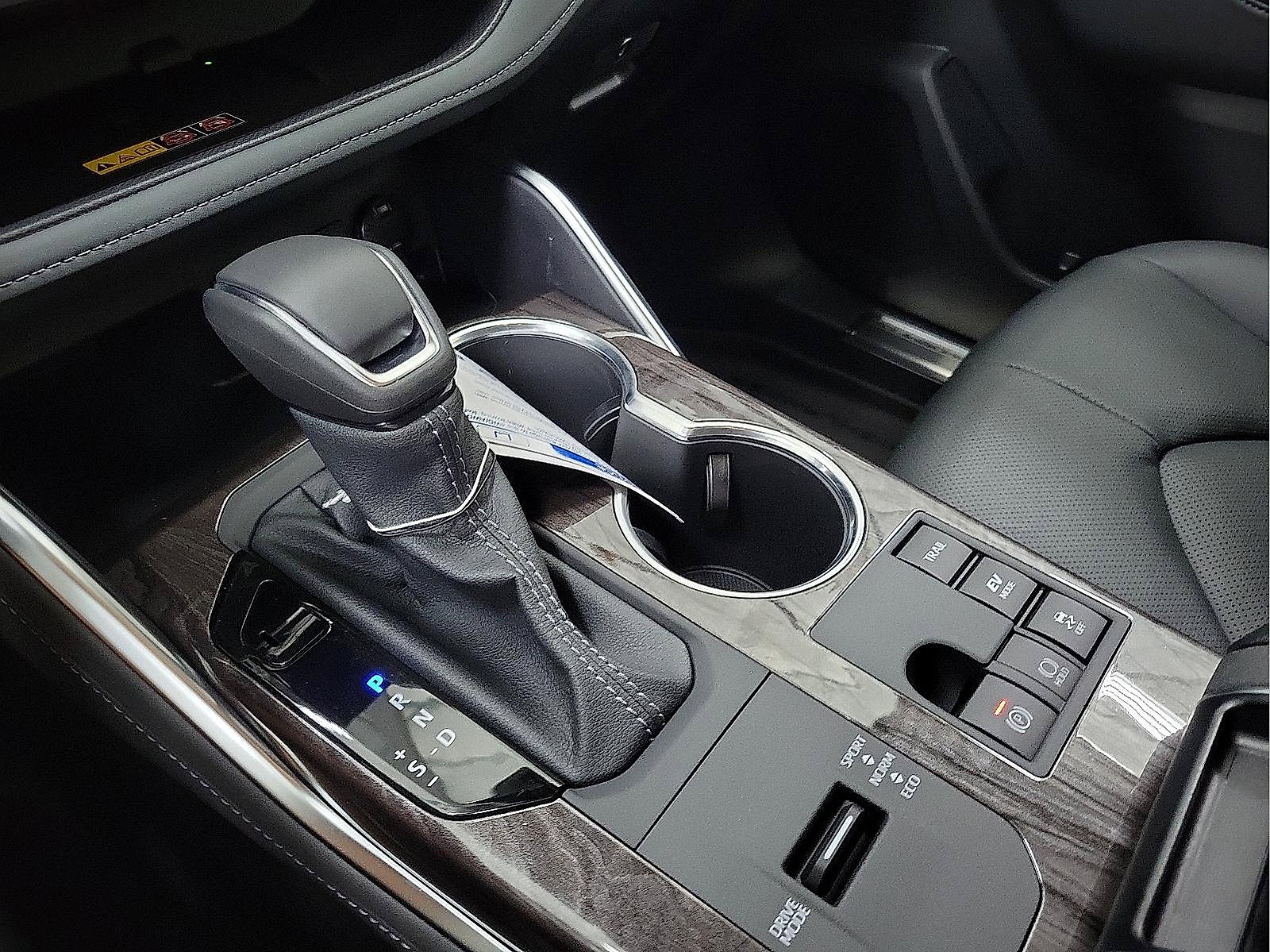 2025 Toyota Highlander Hybrid Platinum photo 12