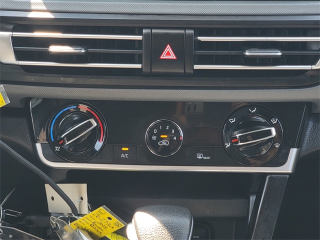 2022 Kia Seltos LX photo 22