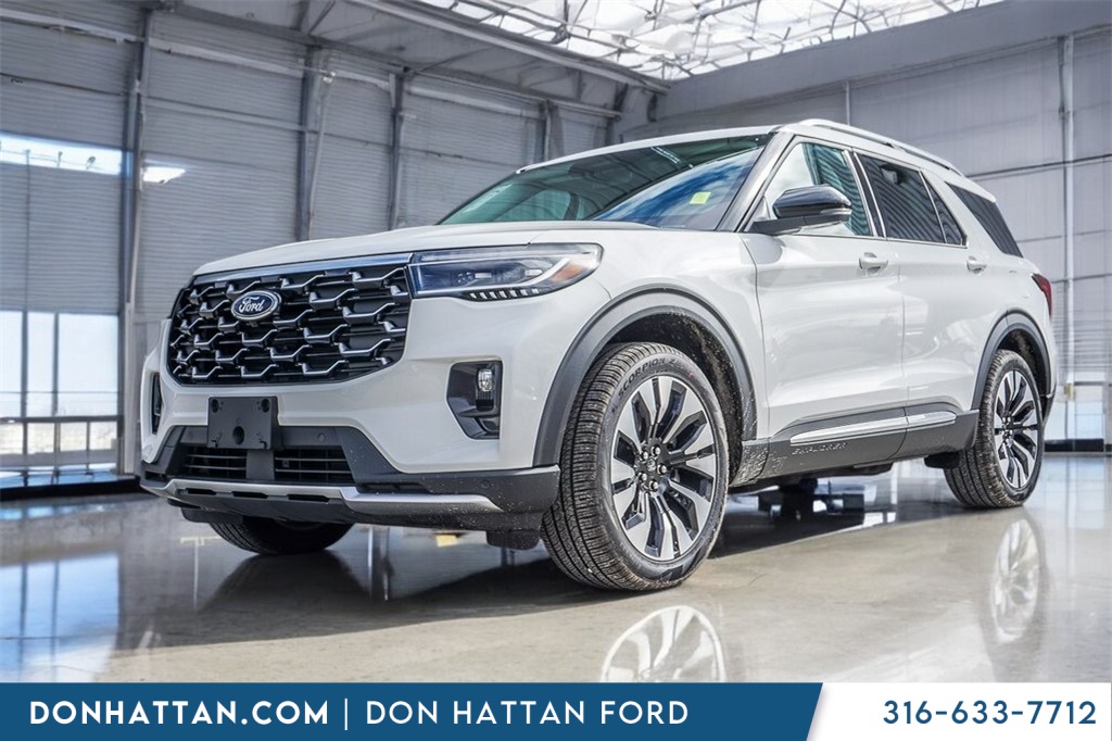 2026 Ford Explorer Platinum's photo