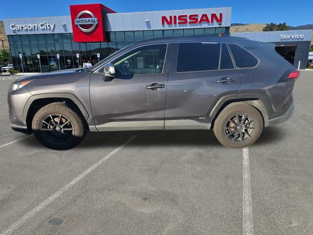 2019 Toyota RAV4 LE's photo