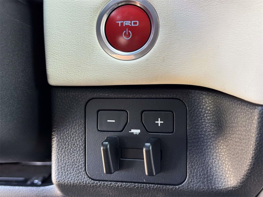 2022 Toyota Tundra 1794 Edition CrewMax photo 7