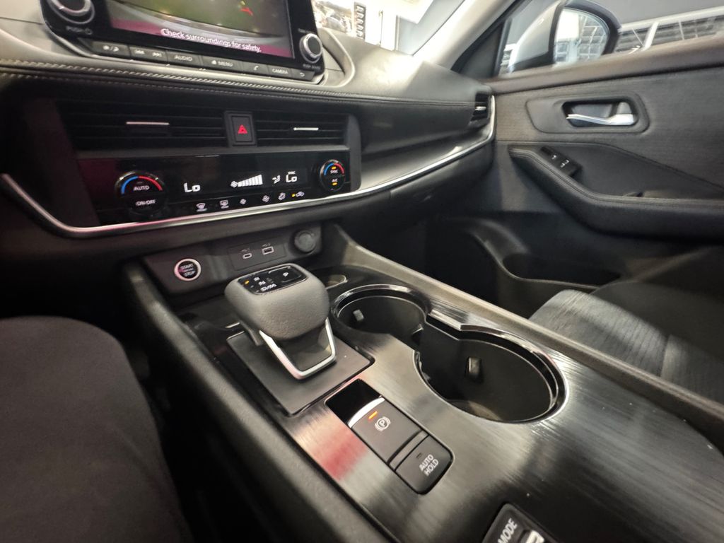 2023 Nissan Rogue SV photo 20