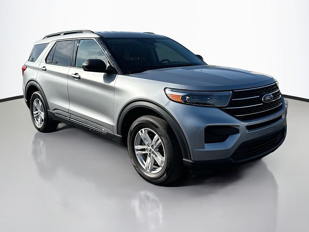 2022 Ford Explorer XLT photo 2