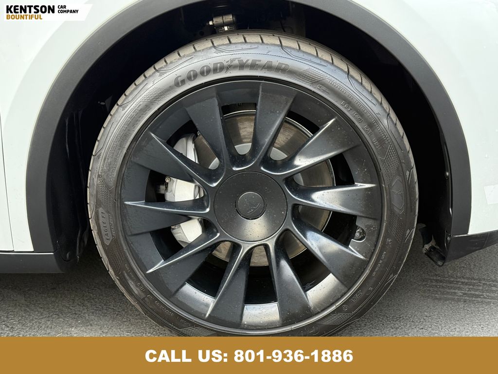 2023 Tesla Model Y Long Range photo 11