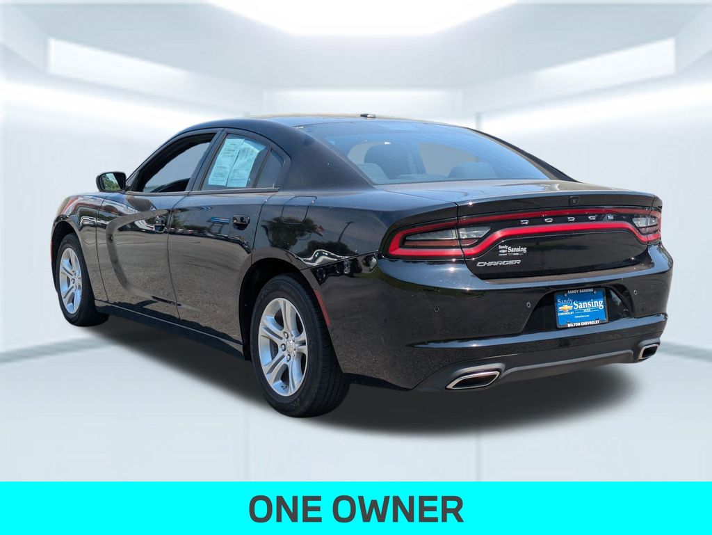 2022 Dodge Charger SXT photo 2