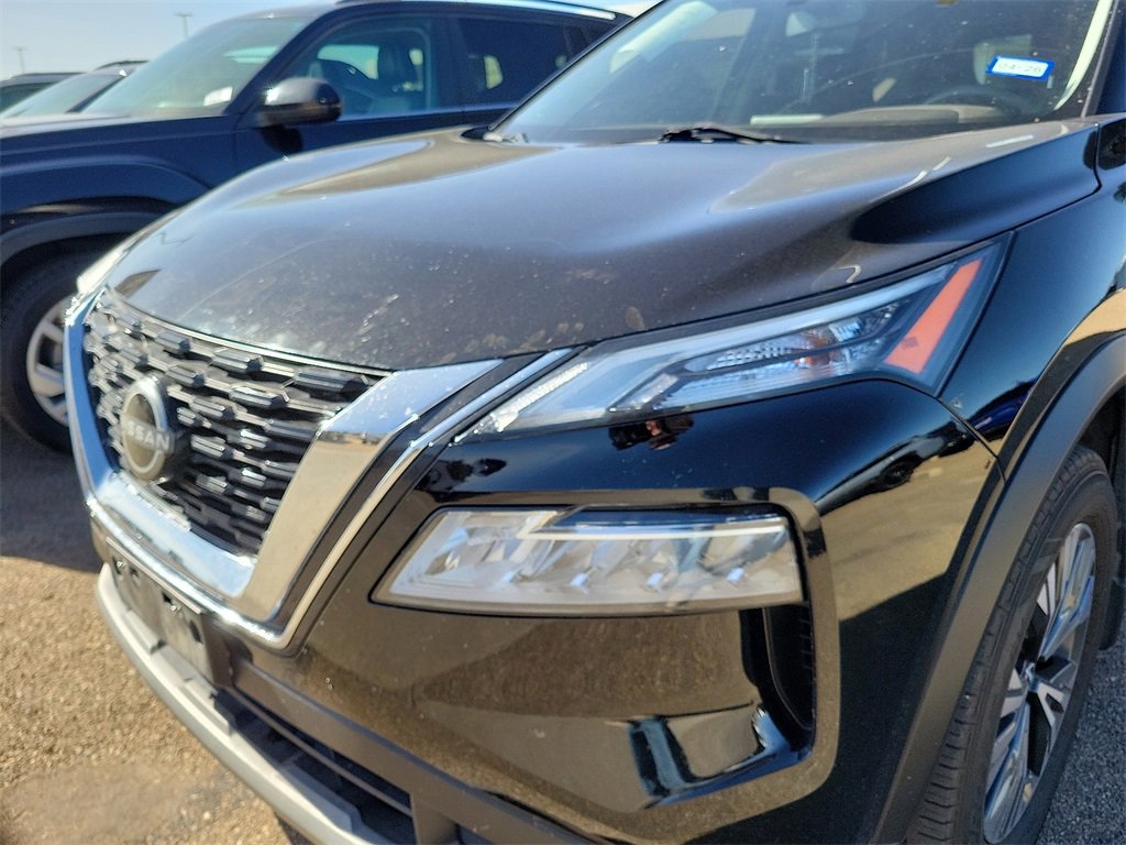 2023 Toyota RAV4 LE photo 3